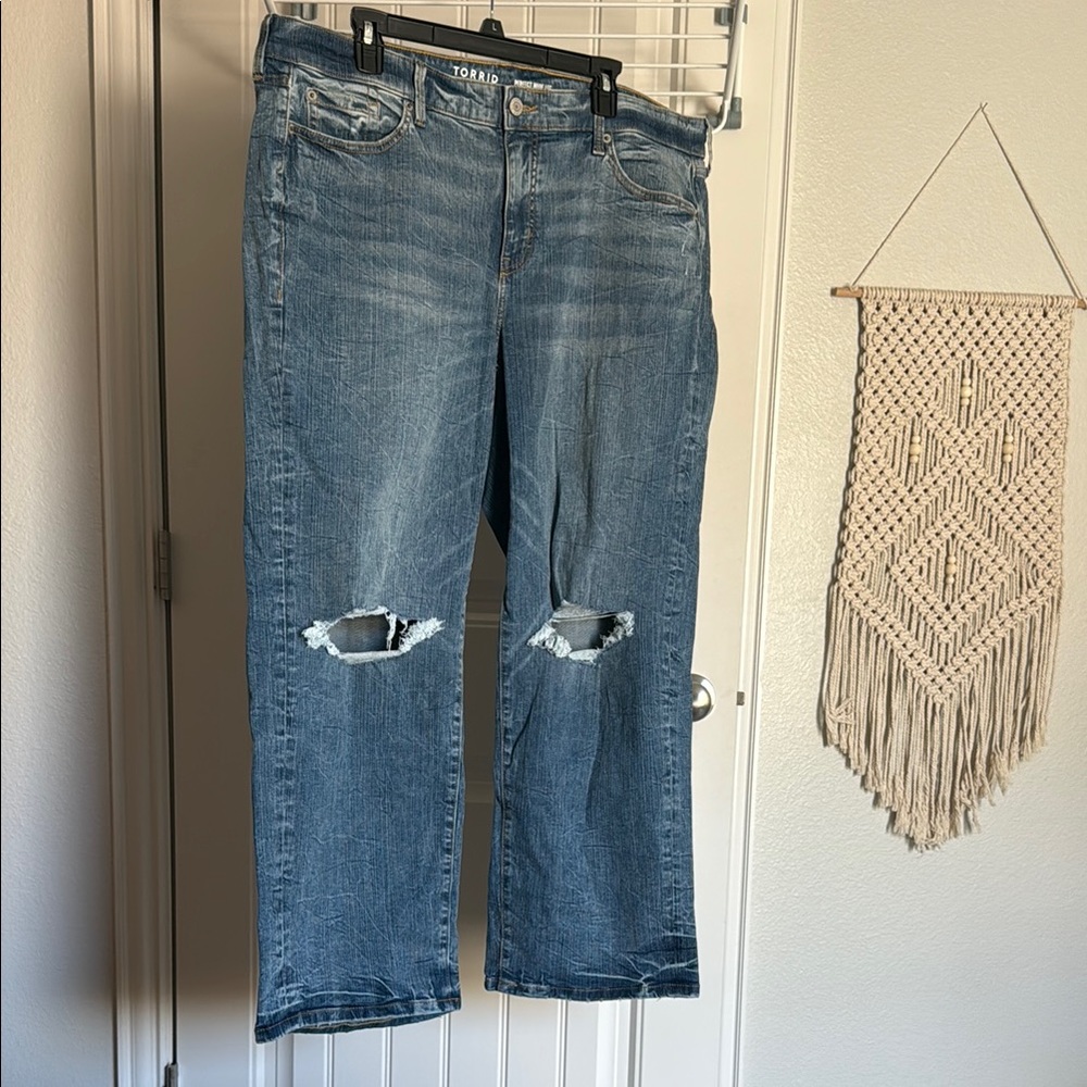 Straight Leg Distressed Jeans size 16
